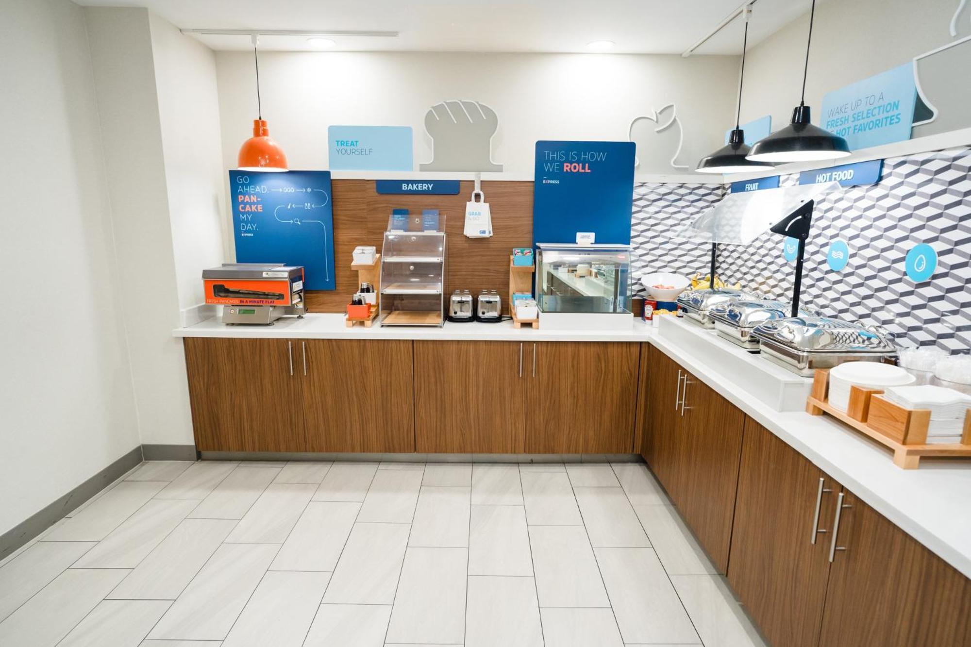 Express & East-sevierville By Ihg