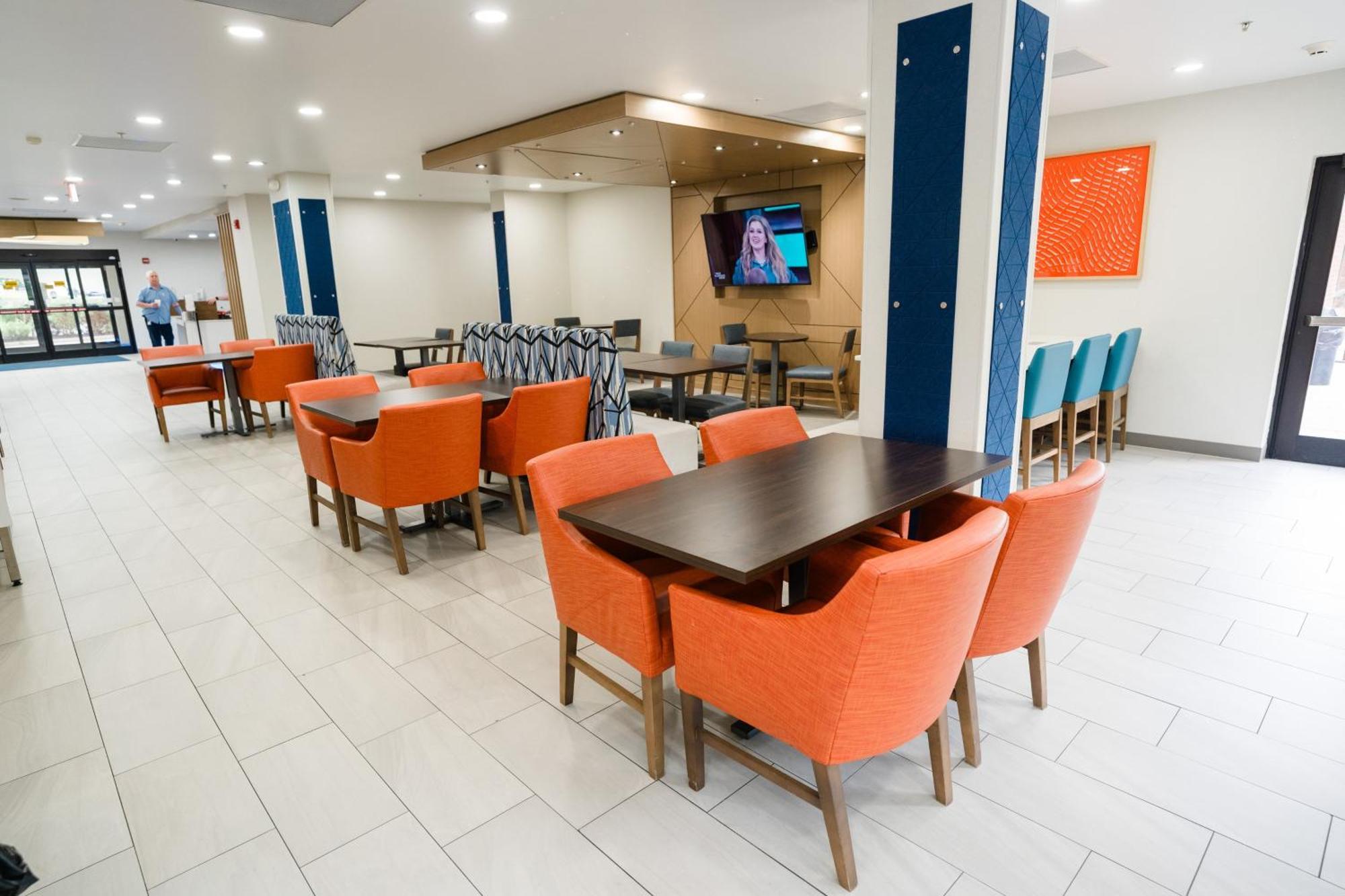 Express & East-sevierville By Ihg Hotel