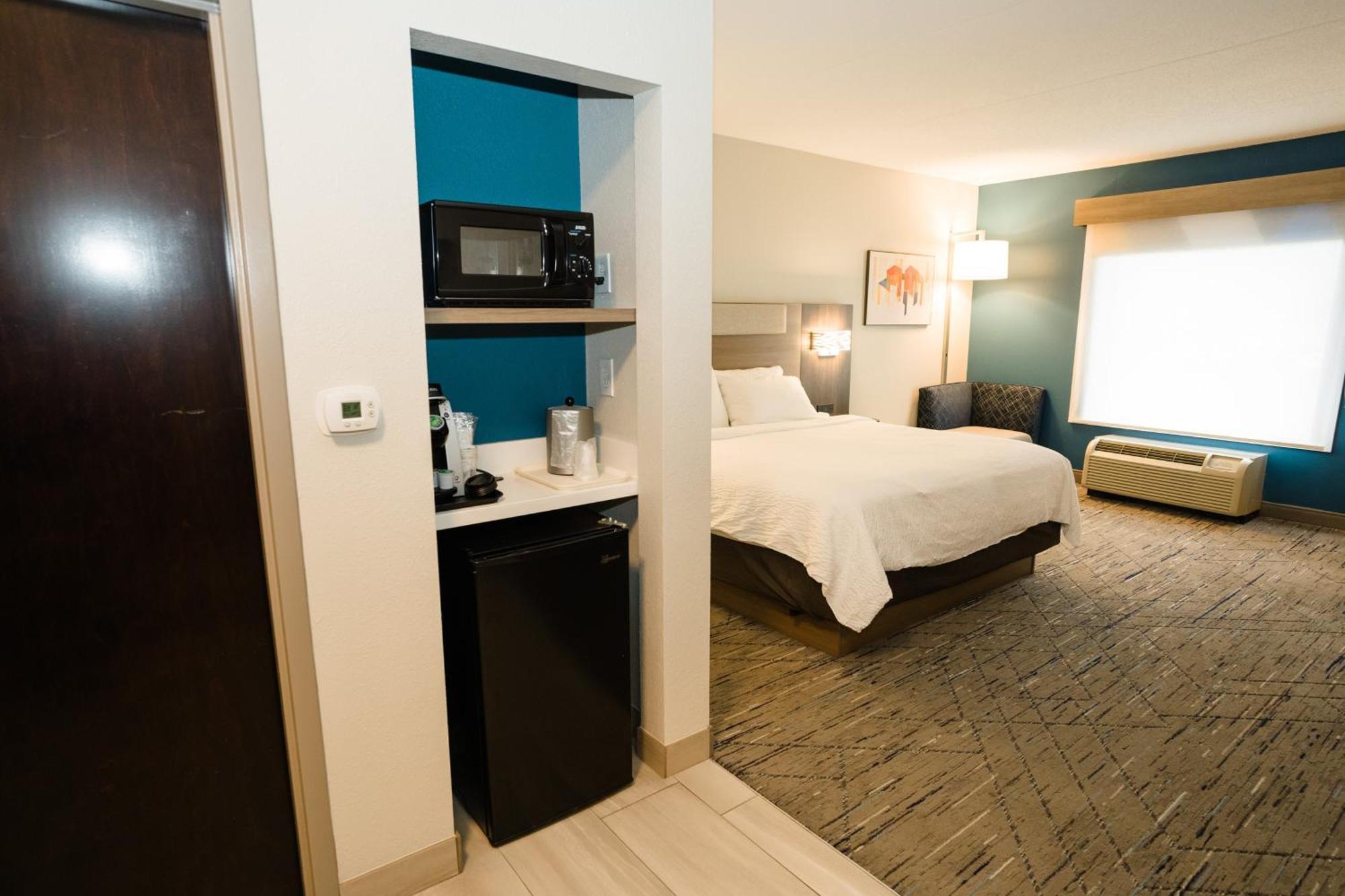 Express & East-sevierville By Ihg Hotel