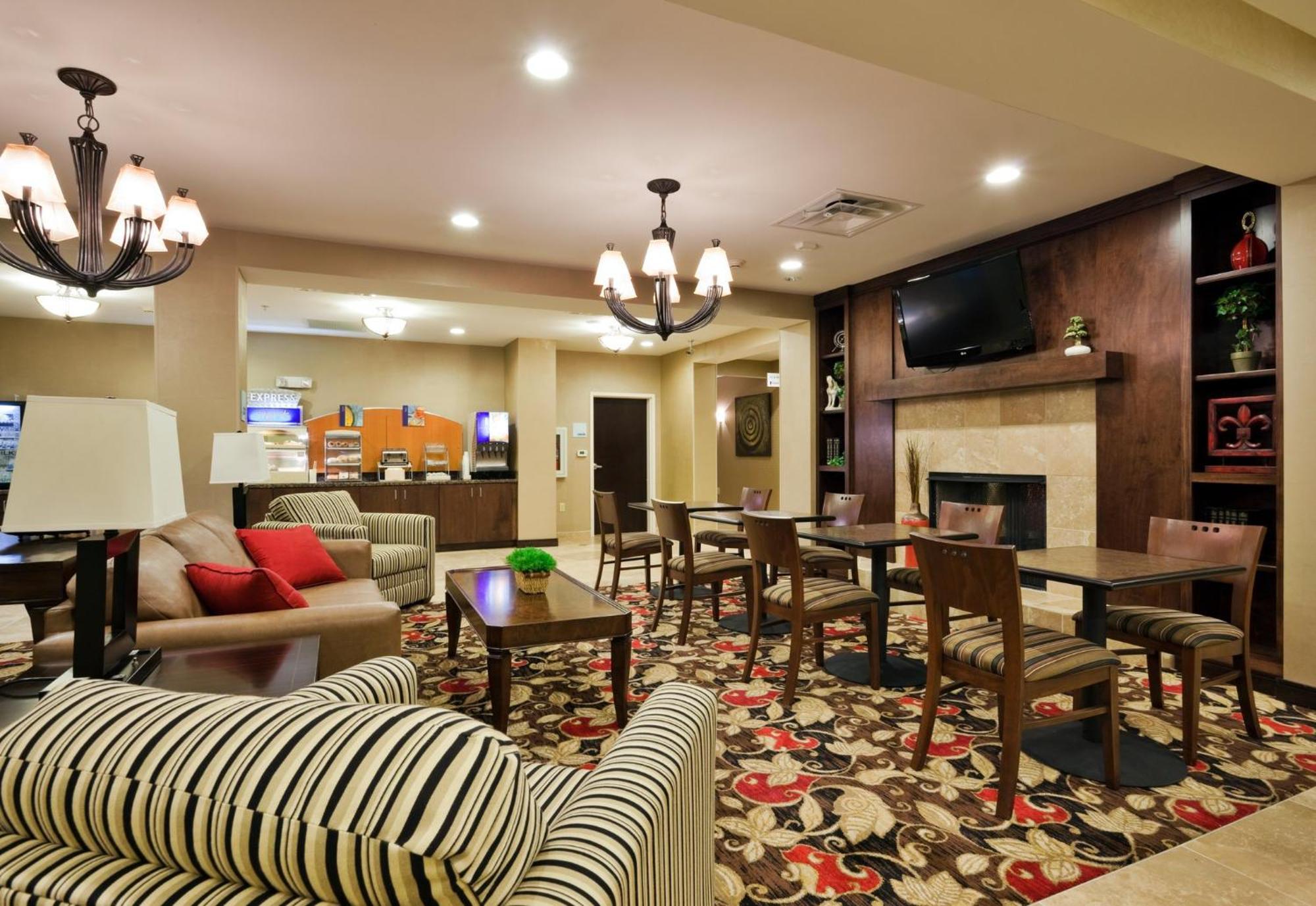 Express & East-sevierville By Ihg Hotel
