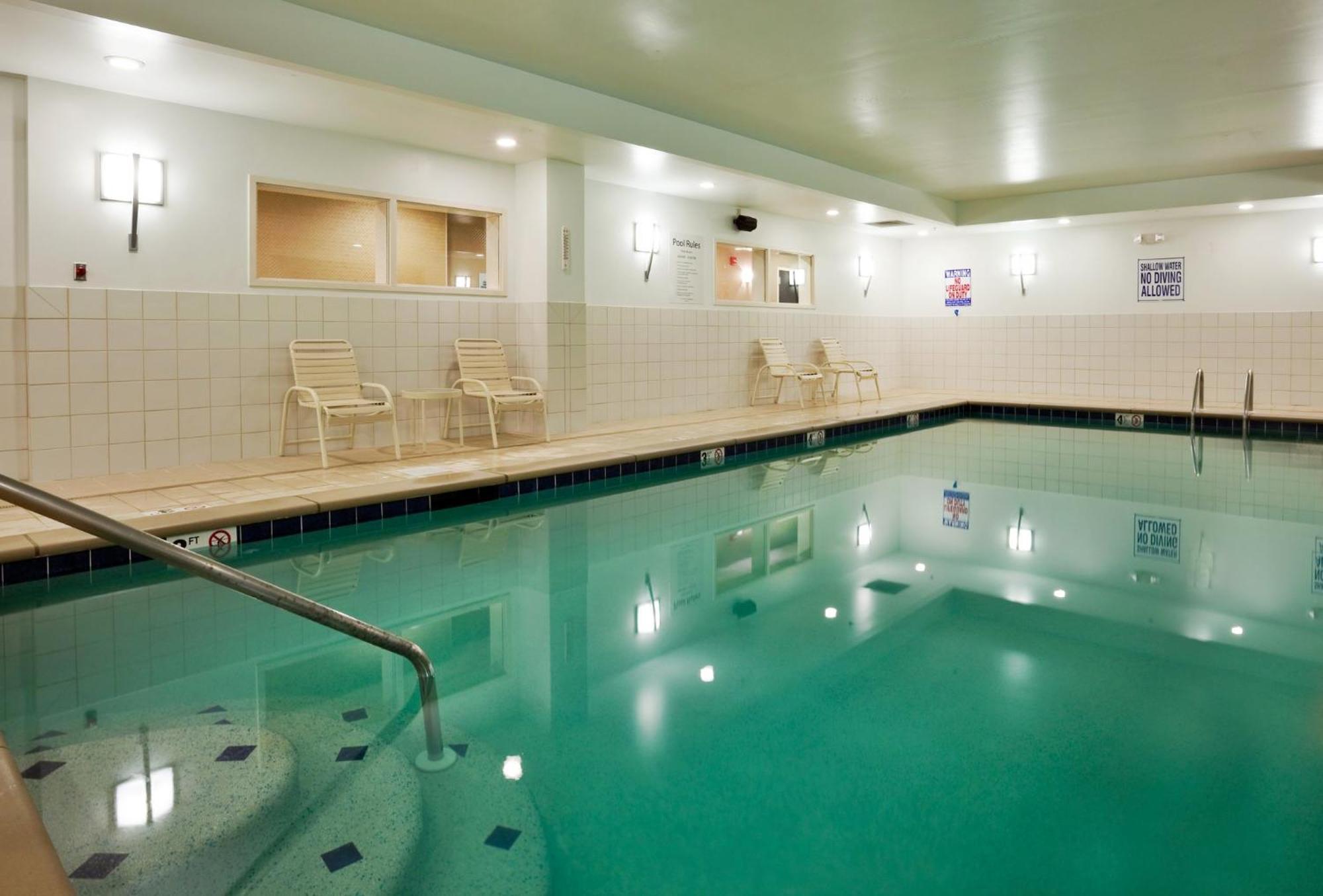 Express & East-sevierville By Ihg Hotel