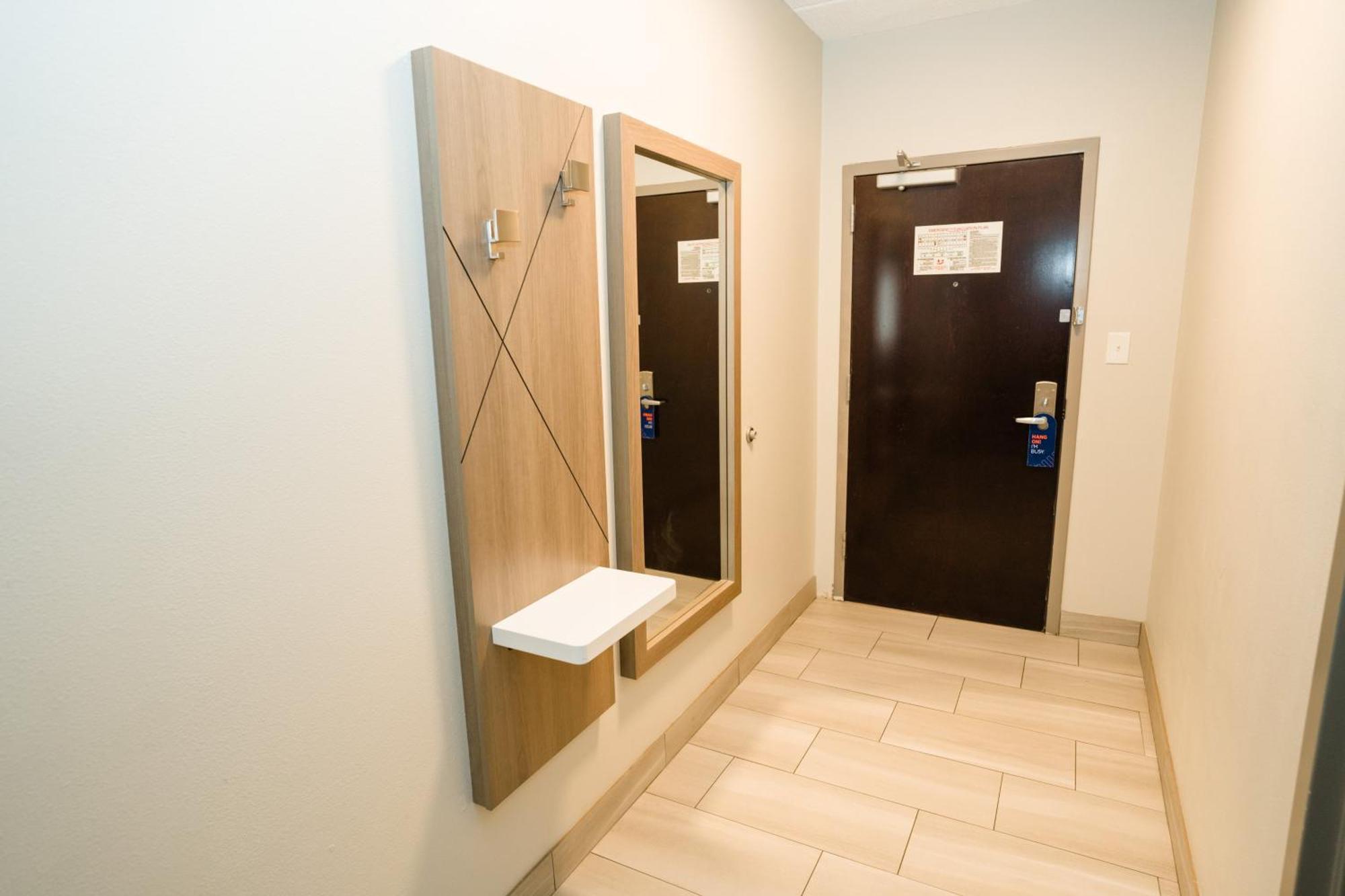 Express & East-sevierville By Ihg