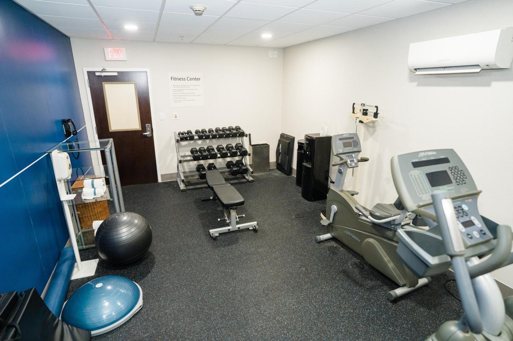 Express & East-sevierville By Ihg Hotel