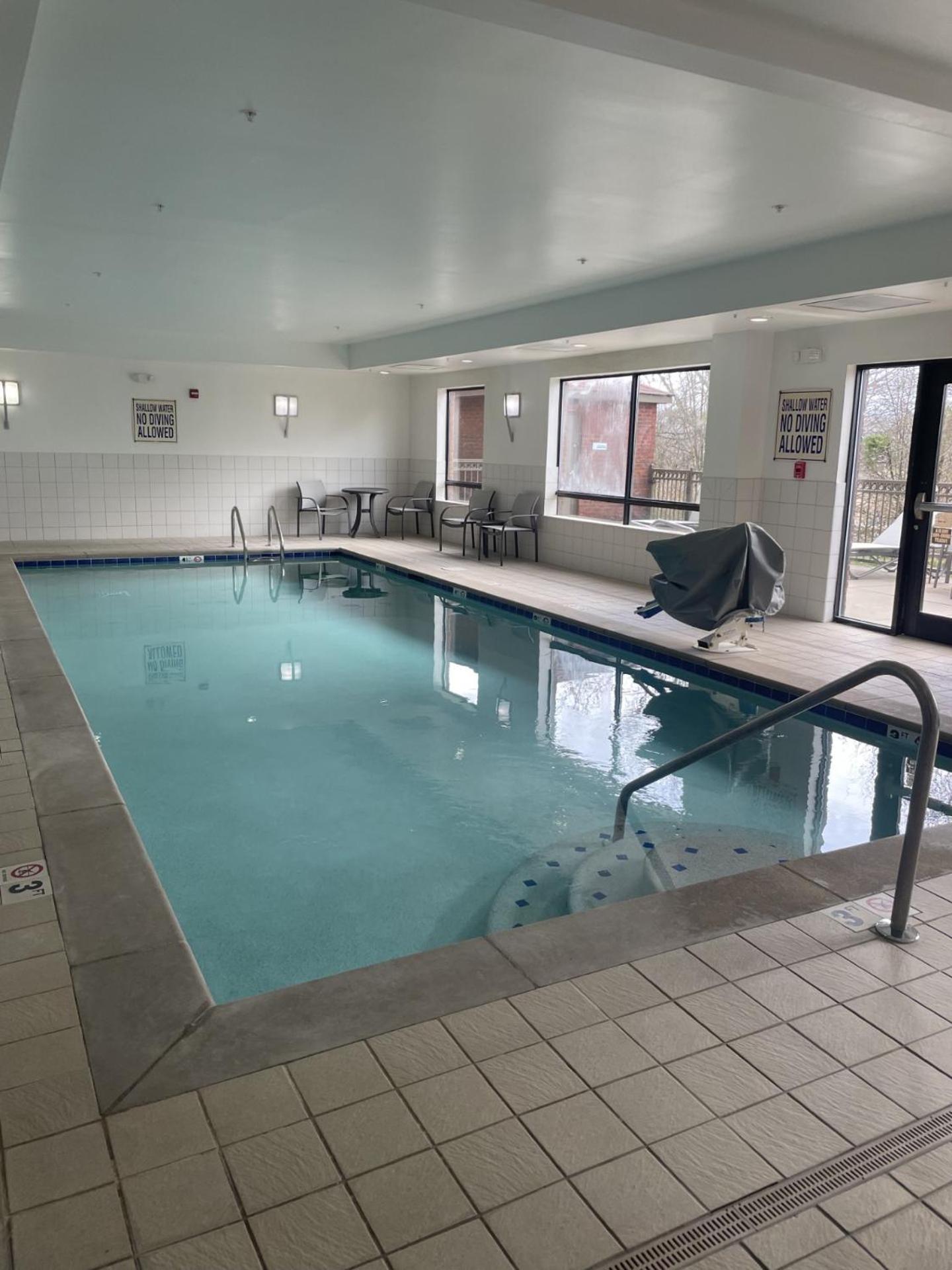 Express & East-sevierville By Ihg Hotel 2*